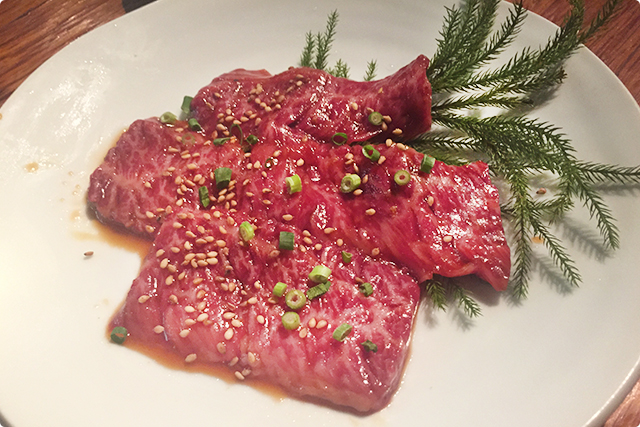 脂が程よく入った『ハラミ』。見ただけで良い肉質なのがわかりますね。