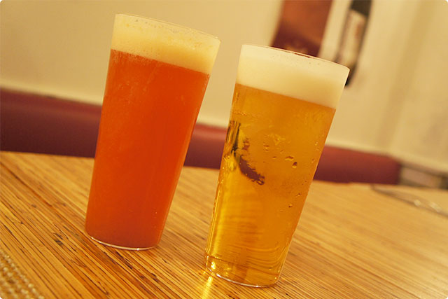 Our first drink was 『Bloody orange beer』＆『Lime beer』