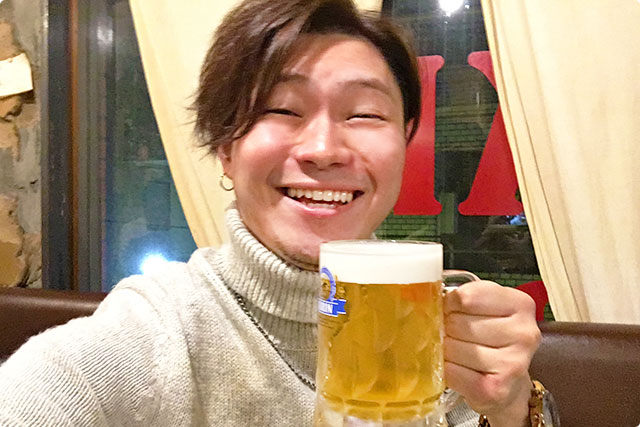 お店に入ってまずはビールで乾杯！