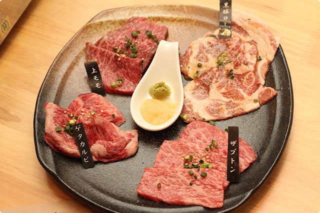 アプリを起動しているうちにメインのお肉が登場！！